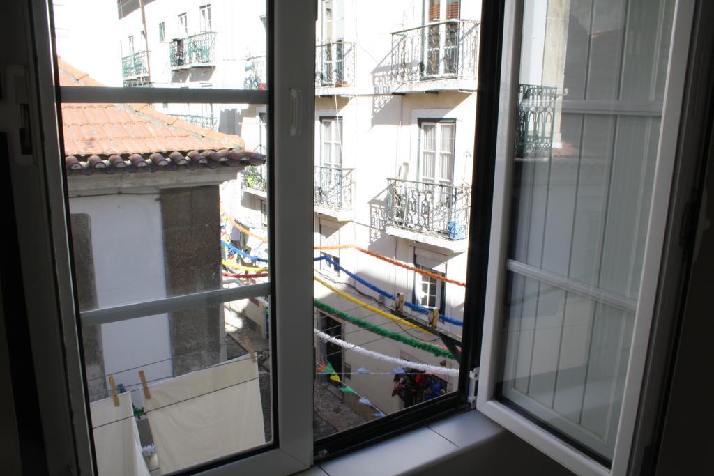 Bairro Alto In A Polaroid - Party In Lisbon Apartment Exterior photo