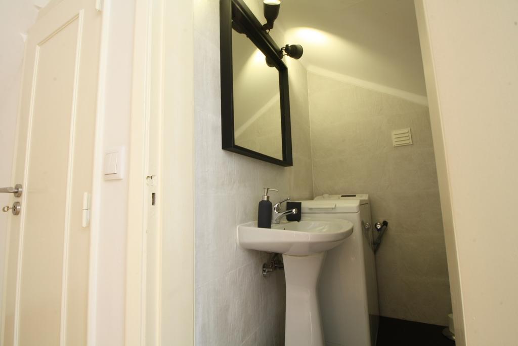Bairro Alto In A Polaroid - Party In Lisbon Apartment Exterior photo