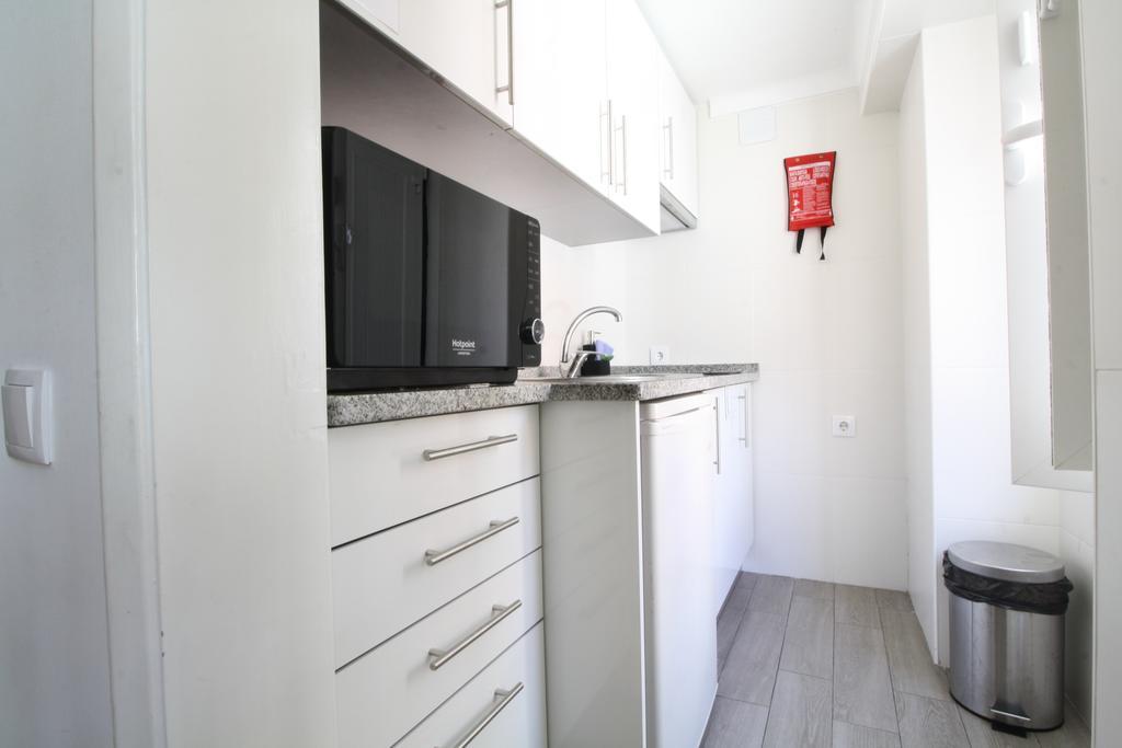 Bairro Alto In A Polaroid - Party In Lisbon Apartment Exterior photo