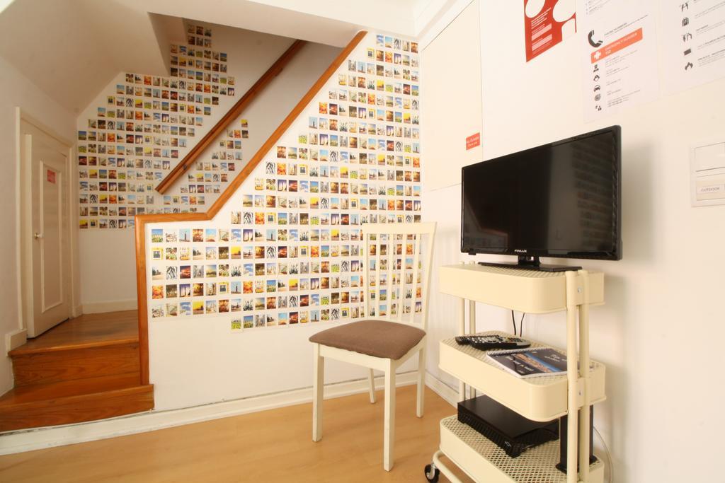 Bairro Alto In A Polaroid - Party In Lisbon Apartment Exterior photo